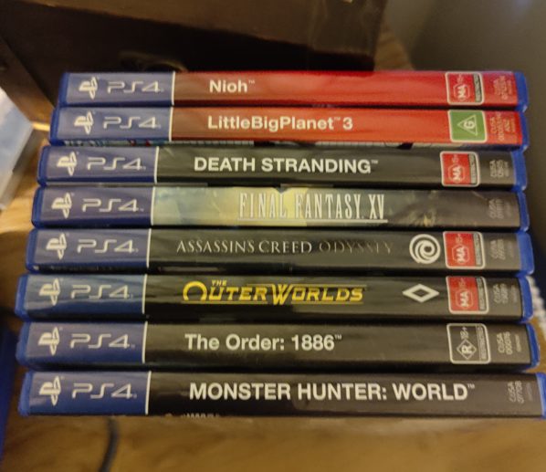 PS4 + 8 games Carousel 4