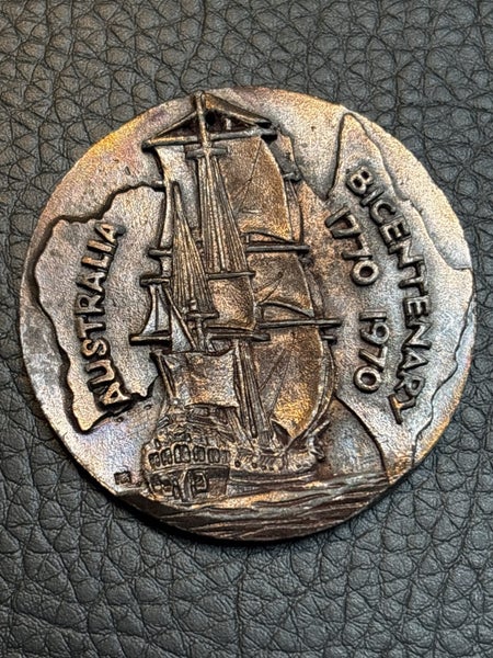 2 x Australian bi Centennial medal Captain Cook 1970 large! Carousel 2