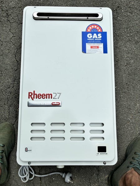 Rheem 27 continuous hot water system Carousel 4