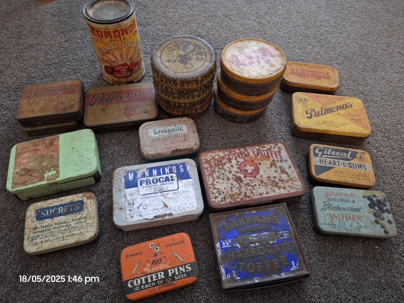 Vintage tins Carousel 2