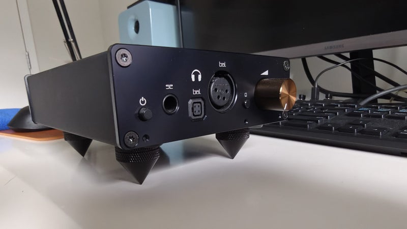 Cavali Audio Liquid Carbon Headphone amp Carousel 1