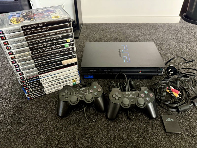 PlayStation 2 Console + 17 Games Carousel 1