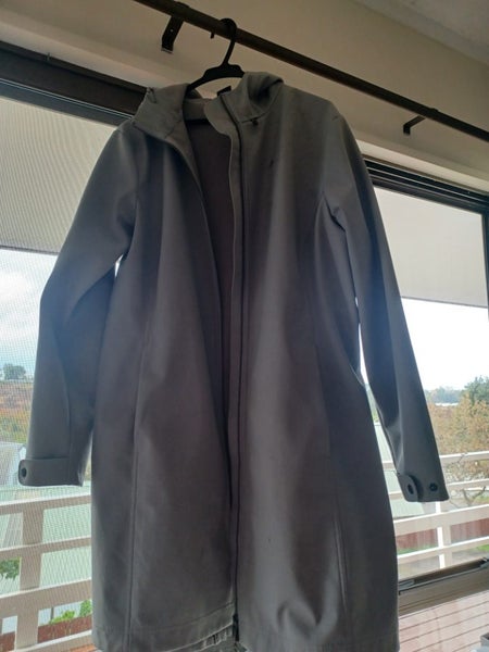 Macpac softshell coat Carousel 1