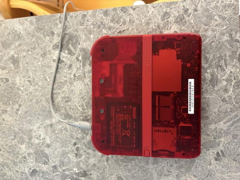 Nintendo 2DS Pokemon fire red edition Carousel 3