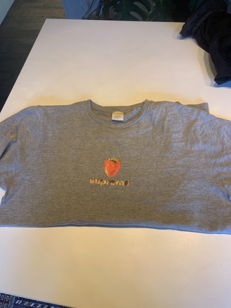 Supreme T shirt Carousel 1