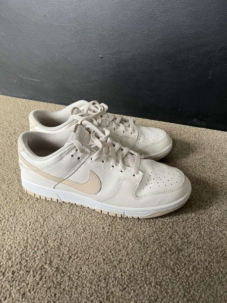 Mens Nike Dunk Low sneakers US9 Carousel 1