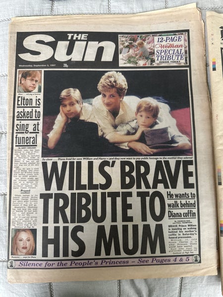 Princess Diana Memorabilia Magazine and Newspapers x4 Carousel 2