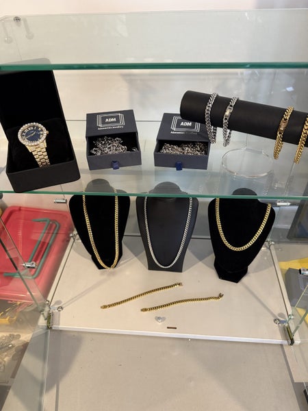 Massive Jewellery Display Lot + Glass Cabinet – $1 Reserve! Carousel 2