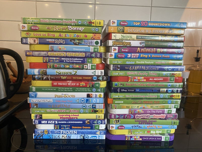 Children’s DVD Collection – Sesame Street, Barney, Animated Films, Songs & More Carousel 1