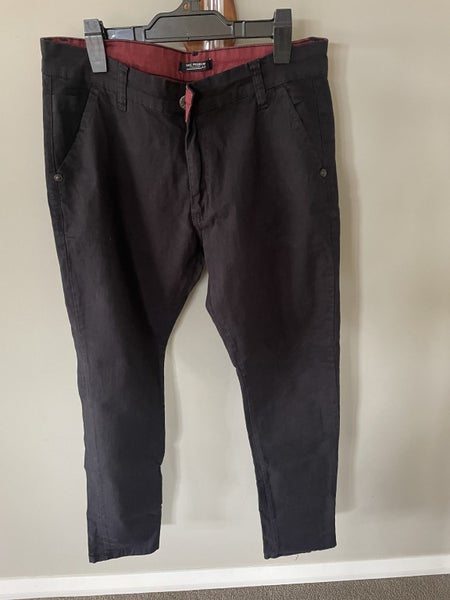 Men’s Black Pants Carousel 1