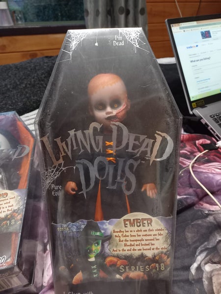 Living Dead Doll Ember S18 2009 Carousel 1