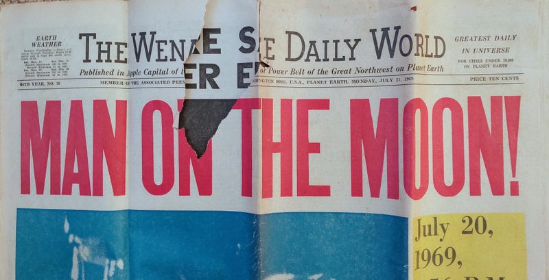 Man On The Moon – Newspaper July 21 1969 Carousel 1