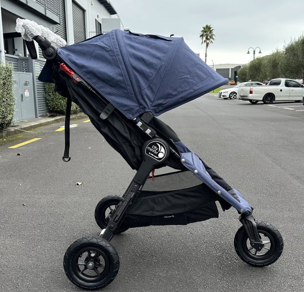 INDIGO old version clearance price Baby jogger pram City mini GT baby stroller Carousel 1