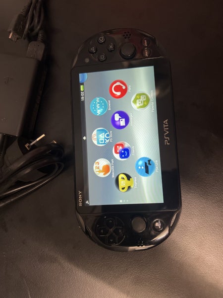 PS-Vita PCH-2002 Carousel 3
