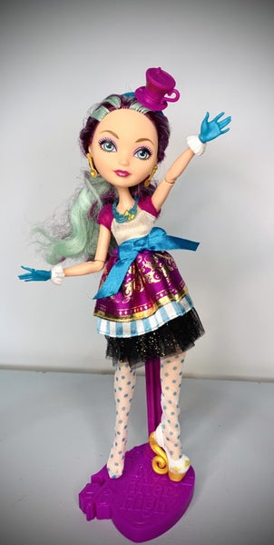 Ever After High Madeline Hatter 1st Edition First Chapter Carousel 1