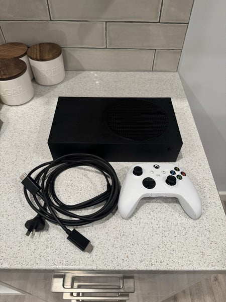 Xbox Series S 1TB Carousel 1
