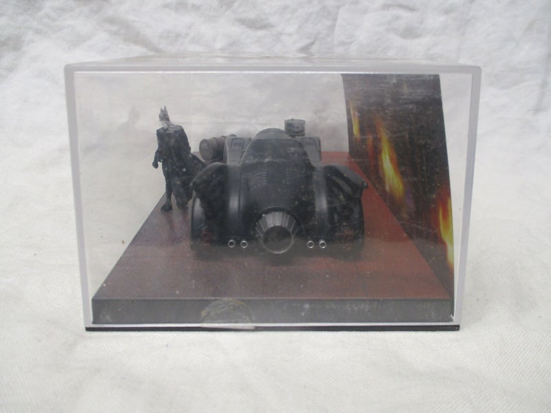 MWX3 6359 - Justice League Batman The Movie - Batmobile Die Cast Model Carousel 2