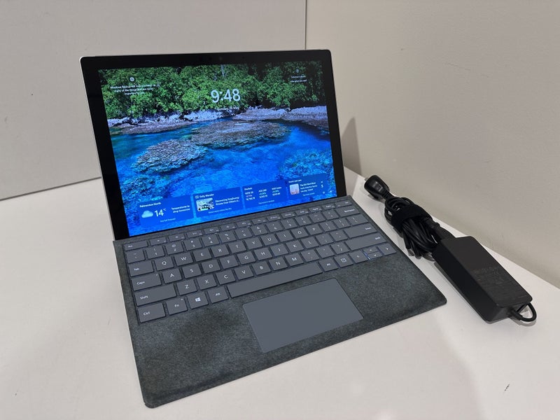 Microsoft Surface Pro 7 10th Gen Core i5-1035G4 8GB 128GB SSD Windows 11 Pro629337348820491127