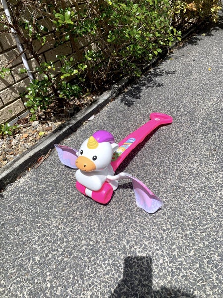 Fisher-Price Push & Flutter Unicorn – Pink Baby Push Toy Carousel 1