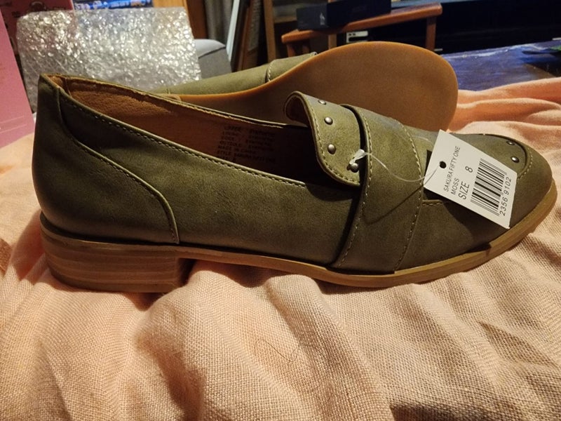 Loafer Shoes - Sakura Carousel 2