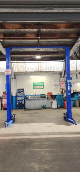 Heshbon HL26K 4000kg 2 post hoist Carousel 1