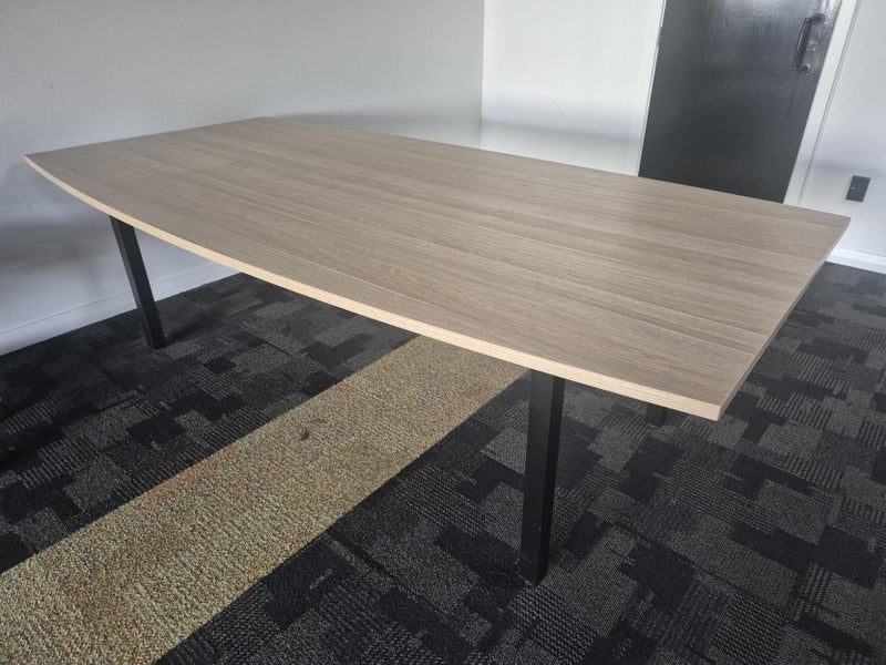 Office Furniture - Table and Chairs Carousel 1