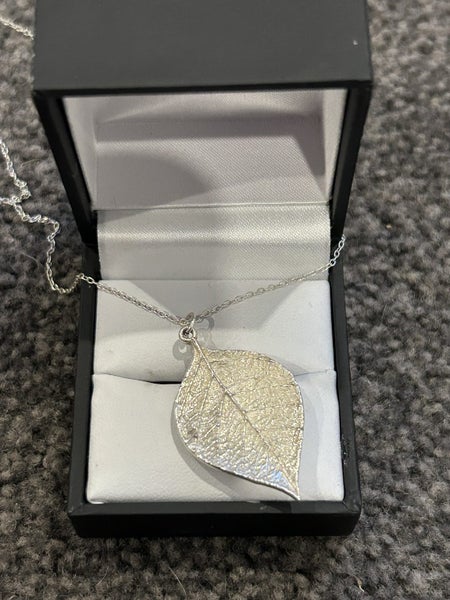 925 silver leaf necklace Carousel 1