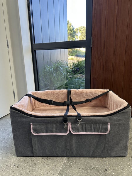 Pet booster seat Carousel 1