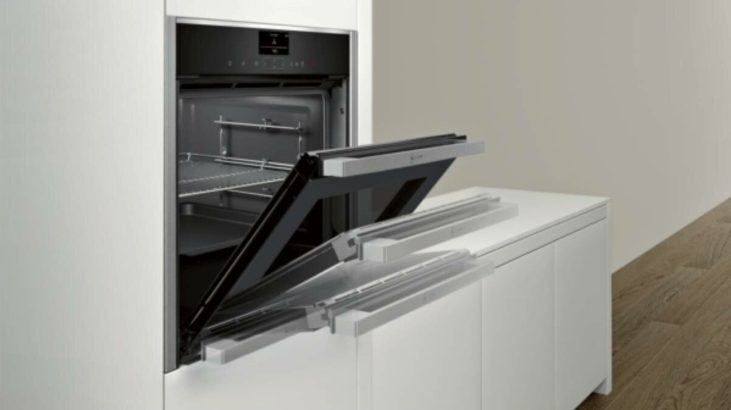 NEFF B47FS36N0B 60cm Built-In Combi-Steam Oven Carousel 2