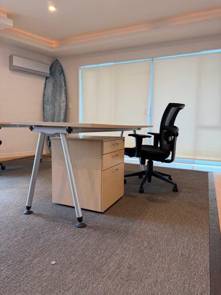 Office desk draws and chair Carousel 2