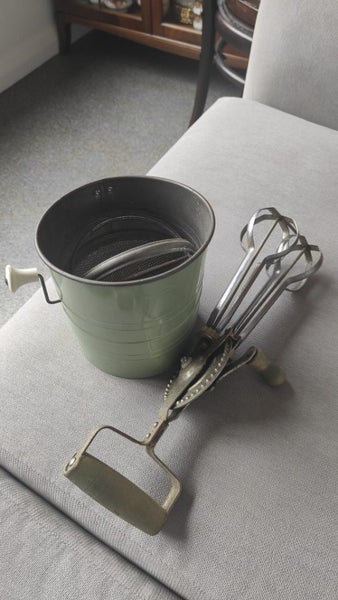 Flour Sifter and Egg Beater set Carousel 1