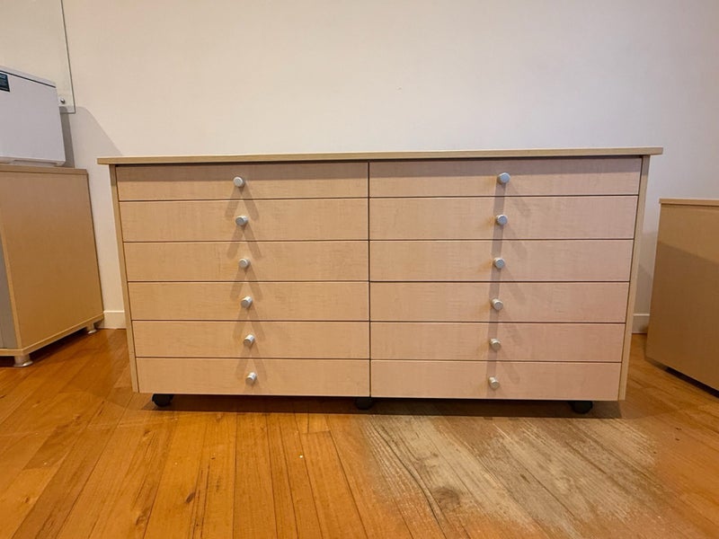 Filling cabinet and desk Carousel 2