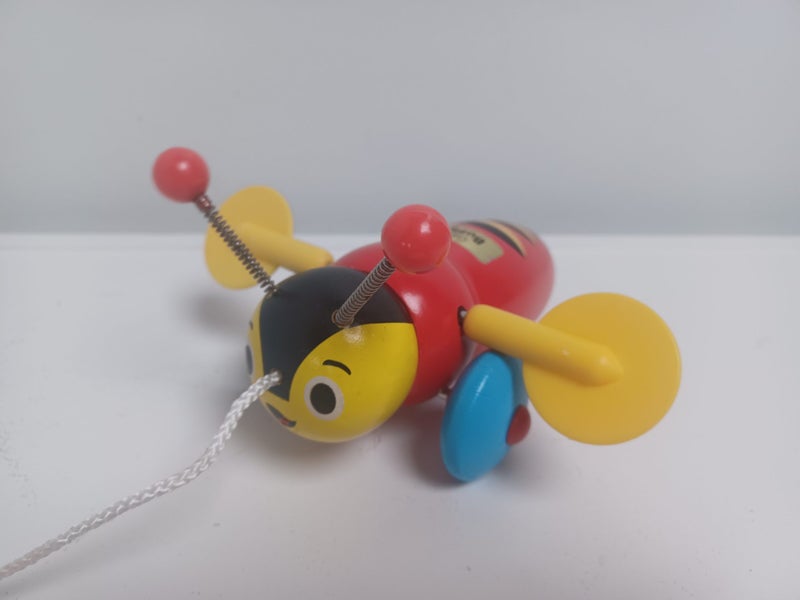 *** Pull Along Buzy Bee - NEW STOCK *** Carousel 1