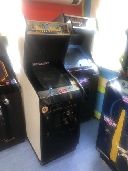 arcade machine Carousel 1