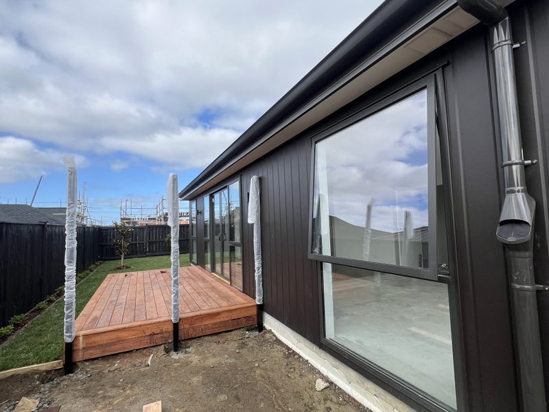 Image 3 of 16