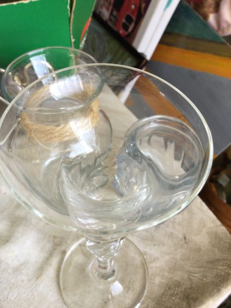 3 GLASS ITEMS VASES AND CANDLE HOLDER Carousel 7