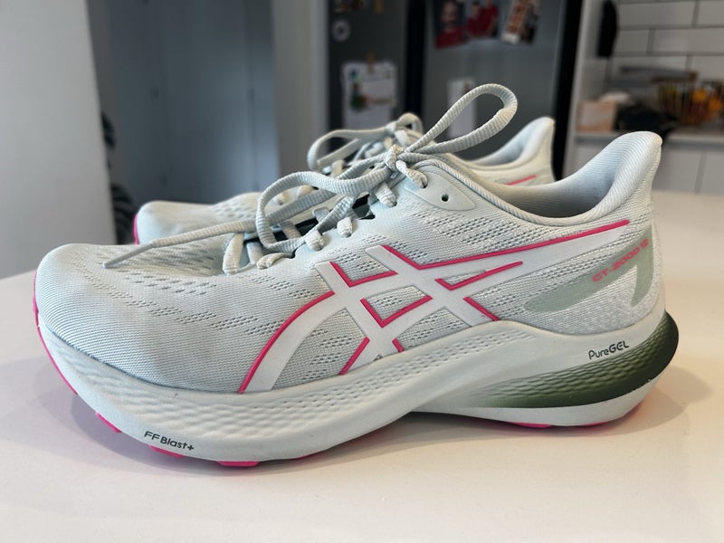 ASICS GT2000 Carousel 1