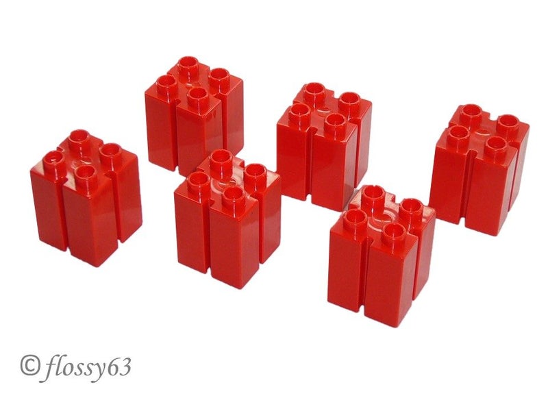 ®™DUPLO - 6 x Red Brick 2 x 2 x 2 with Vertical Grooves Carousel 1