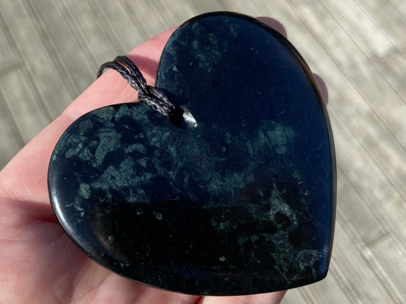 $1 Res!! Pounamu large heart pendant *Tangiwai* Carousel 4