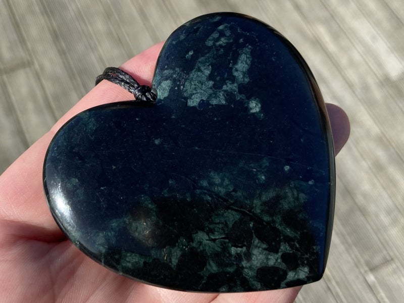 $1 Res!! Pounamu large heart pendant *Tangiwai* Carousel 2