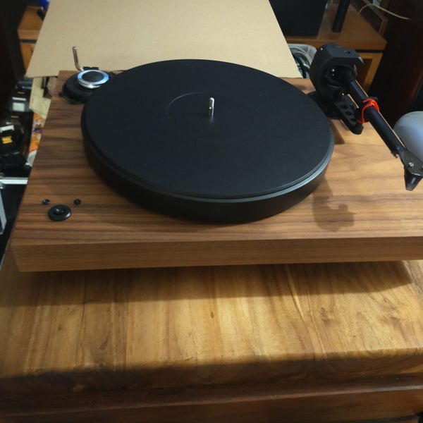 Pro-Ject 2-Experience SB Walnut Turntable Carousel 2