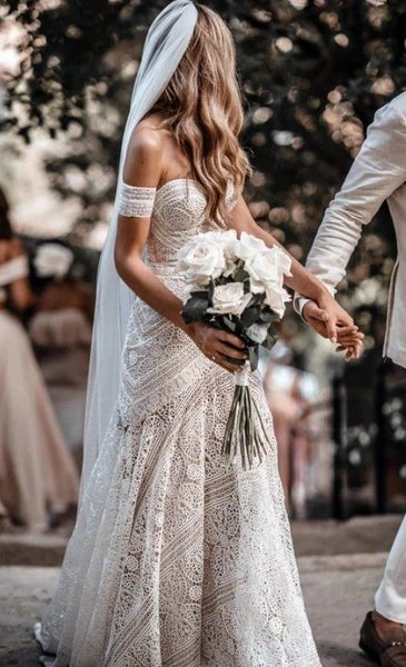 Rue De Seine – Ash Wedding Gown (with extras) | Size 10629585619407381119