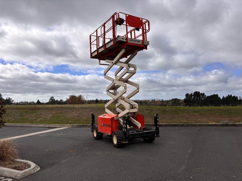 Snorkel SR2770 4WD Diesel Scissor Lift – Reliable Workhorse Carousel 2