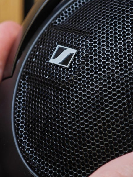 Sennheiser HD560S Carousel 2