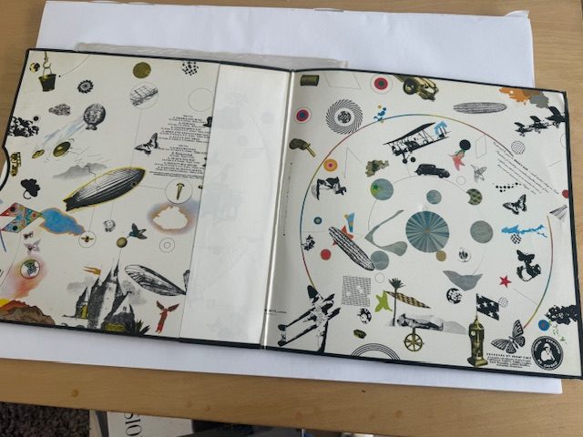 Led Zepplin III Vinyl MINT Condition 1972 Complete with Lyric Sheet & Poster63003887842434112