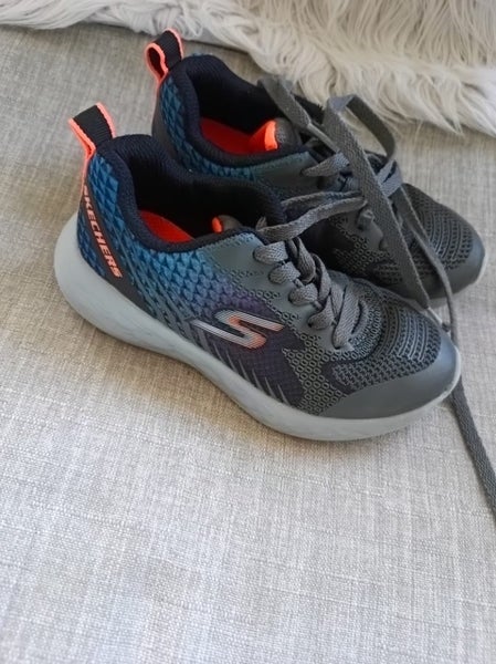 Kids Skechers shoes size US11, UK10, Euro 27.5 Carousel 2