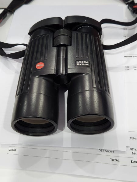 Leica Binoculars Carousel 1