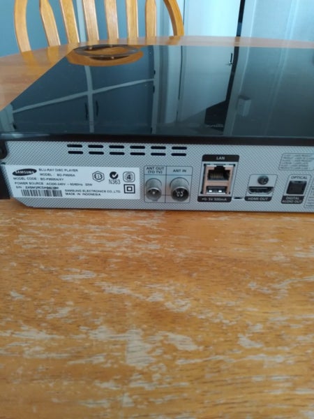 Samsung blu-ray 3D disc player model BDF8500A Carousel 5