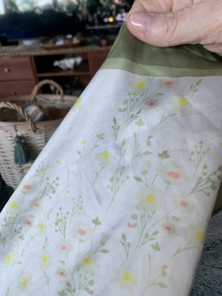 Floral print satin feel neck / hair scarf square 54x54vms Carousel 1