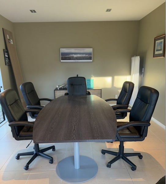 Boardroom table and 6 x chairs Carousel 2